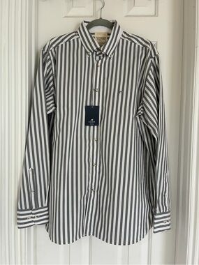 Sacoor Men's Black & White Vertical Stripe Button-Down Shirt